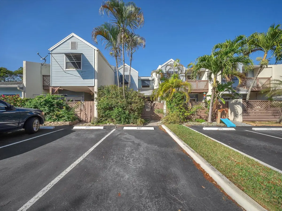 207 E Hemingway Circle #22, Margate, FL 33063 - #1