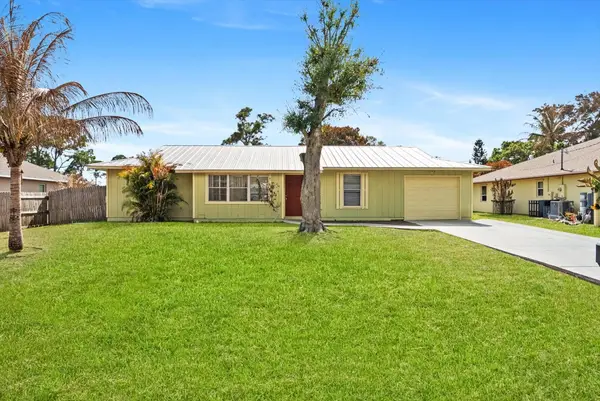 636 SW Eyerly Avenue, Port St Lucie, FL 34983