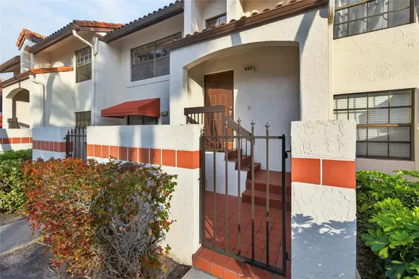 204 Lincoln Court #204, Deerfield Beach, FL 33442