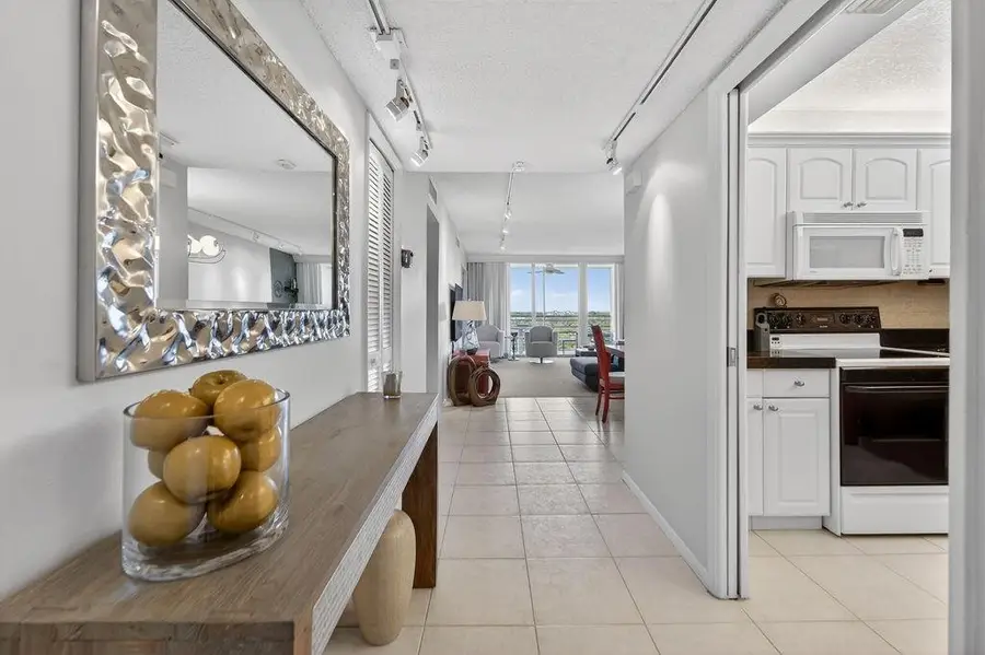 575 Oaks Lane #1002, Pompano Beach, FL 33069 - #2