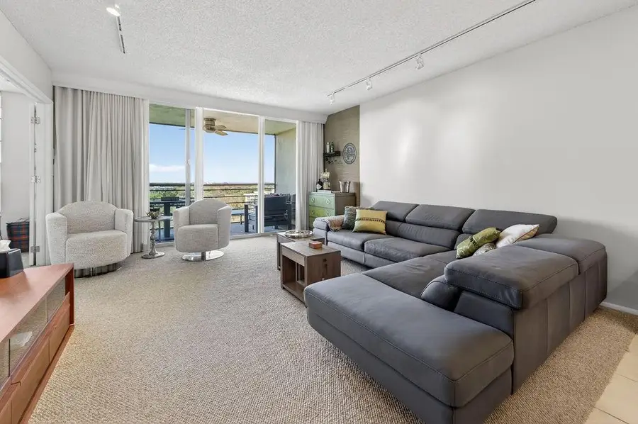 575 Oaks Lane #1002, Pompano Beach, FL 33069 - #3