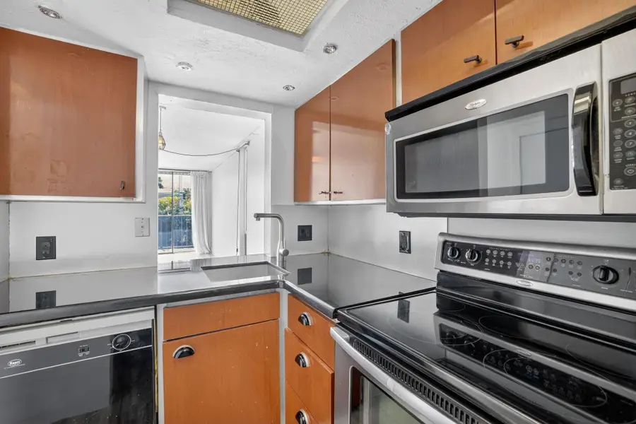 1531 SE 15th Street #8, Fort Lauderdale, FL 33316 - #3