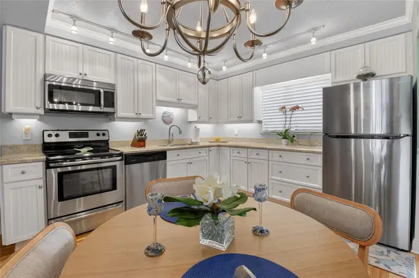 5250 Las Verdes Circle #313, Delray Beach, FL 33484