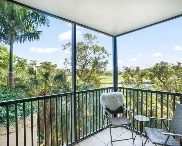 20379 W Country Club Drive #332, Aventura, FL 33180