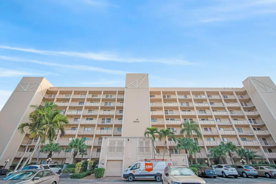 6866 Huntington Lane #304, Delray Beach, FL 33446 - #2