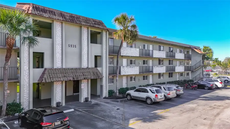 5935 Del Lago Circle #108, Sunrise, FL 33313 - #3