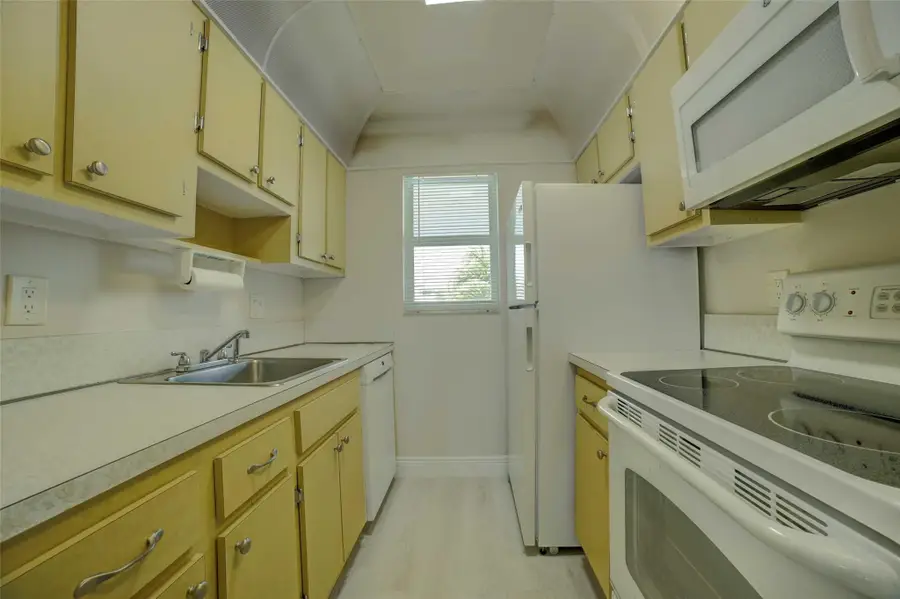 1802 Ocean Drive #112, Boynton Beach, FL 33426 - #3