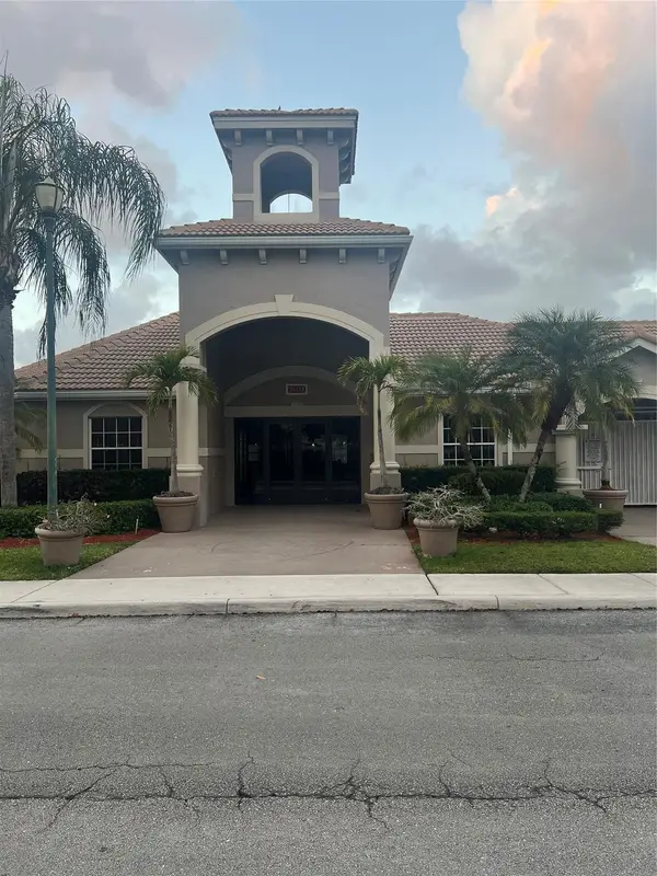 5031 Wiles Road #202, Coconut Creek, FL 33073