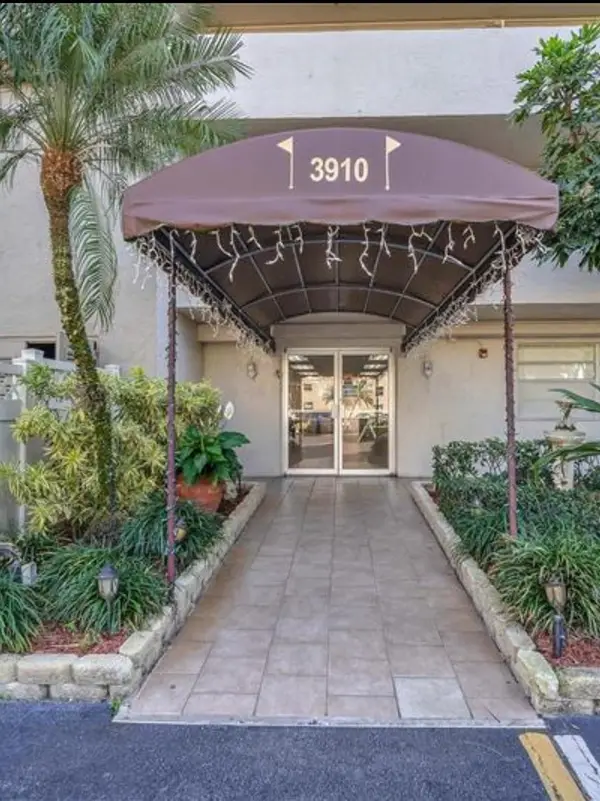 3910 Inverrary Boulevard #202B, Fort Lauderdale, FL 33319