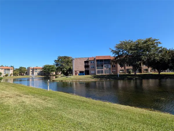 9900 Sunrise Lakes Boulevard #110, Sunrise, FL 33322