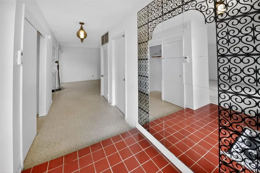 1101 SW 68th Avenue, Plantation, FL 33317 - #3