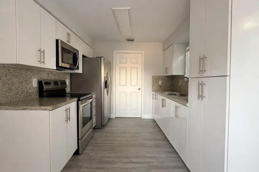 2950 NW 20th Street, Fort Lauderdale, FL 33311 - #3