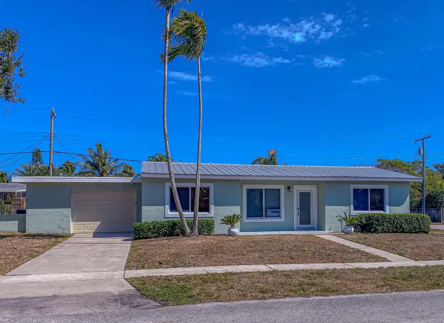 1402 Lee Court, Lake Worth, FL 33461 - #2