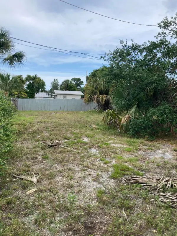 4669 SE May Avenue, Stuart, FL 34997