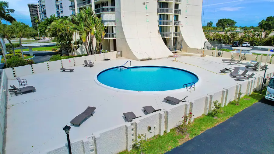 2000 Presidential Way #1401, West Palm Beach, FL 33401 - #3