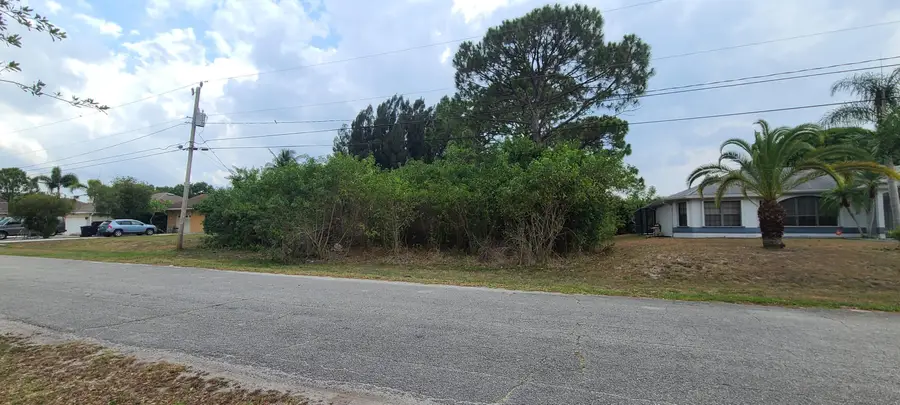 3243 SE Pinto Street, Port Saint Lucie, FL 34984 - #3