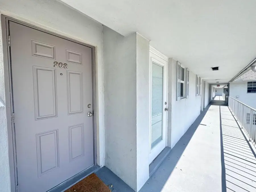 10193 N Military Drive #203, Palm Beach Gardens, FL 33410 - #3