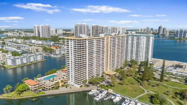 290 174th Street #1111, Aventura, FL 33160