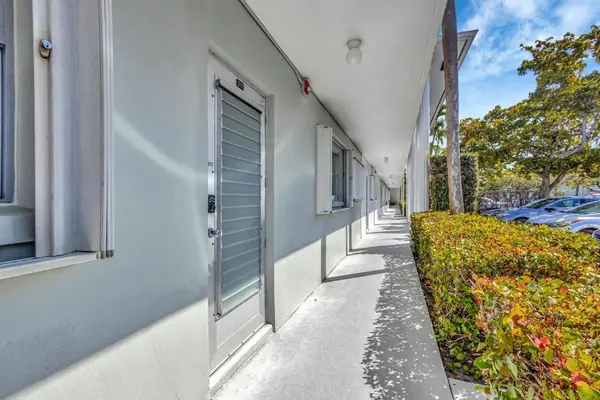 2320 SW 22nd Avenue #211, Delray Beach, FL 33445