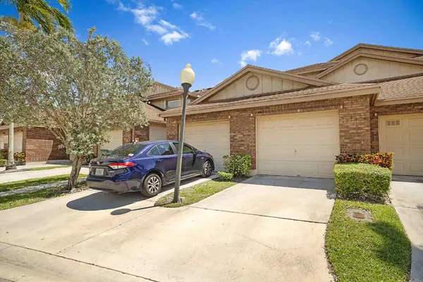 300 Crosswinds Drive #D1, Greenacres, FL 33413