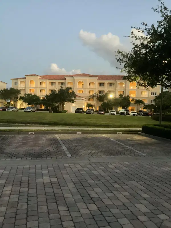 16 Harbour Isle Drive #106, Fort Pierce, FL 34949