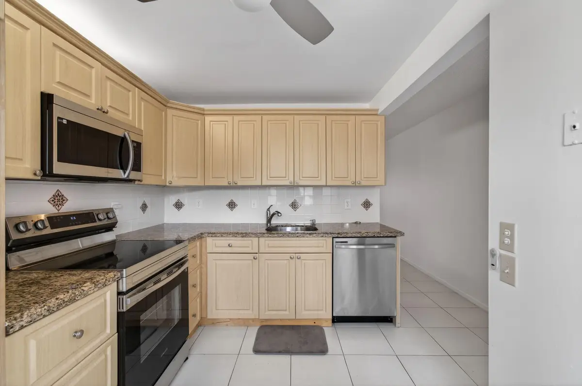 1036 Hythe B #B, Boca Raton, FL 33434 - #1