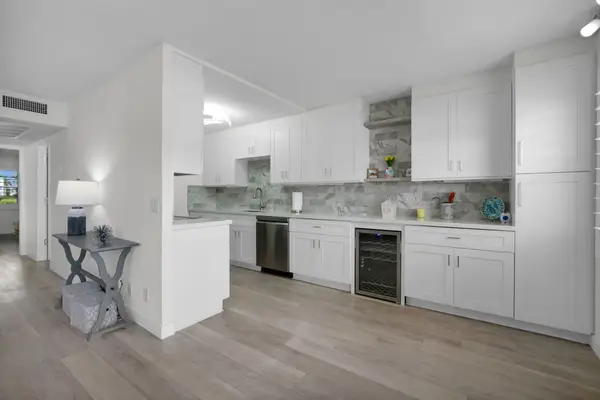 1084 Guildford E, Boca Raton, FL 33434