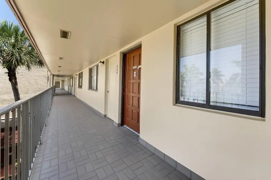 4489 Luxemburg Court #306, Lake Worth, FL 33467 - #3