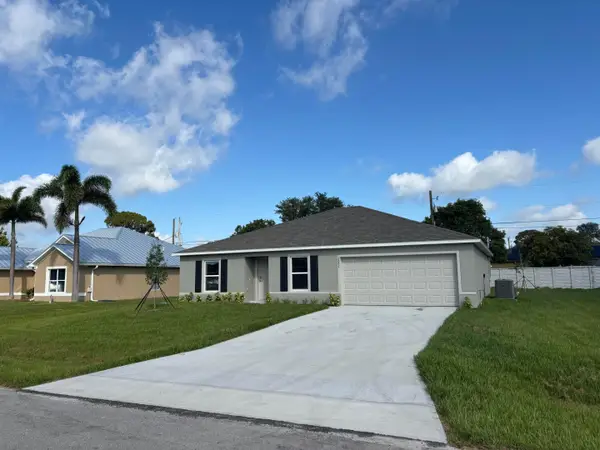 2082 SE Buttonwood Drive, Port St Lucie, FL 34953