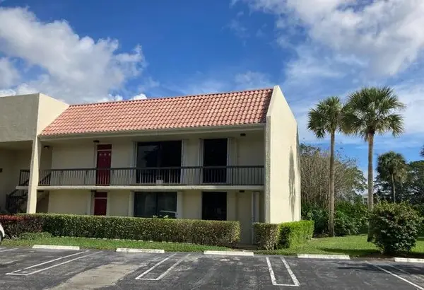 2520 Presidential Way Way #205, West Palm Beach, FL 33401