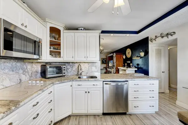 2615 NE 1st Court #204, Boynton Beach, FL 33435