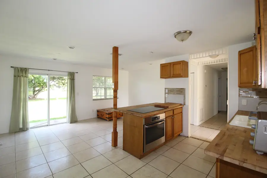 2022 SE West Dunbrooke Circle Se, Port Saint Lucie, FL 34952 - #3