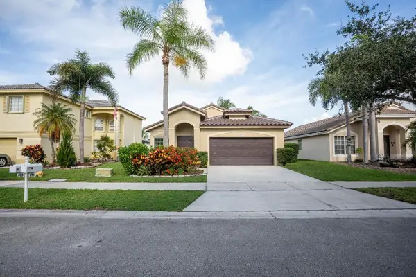 370 SW 203rd Avenue, Pembroke Pines, FL 33029
