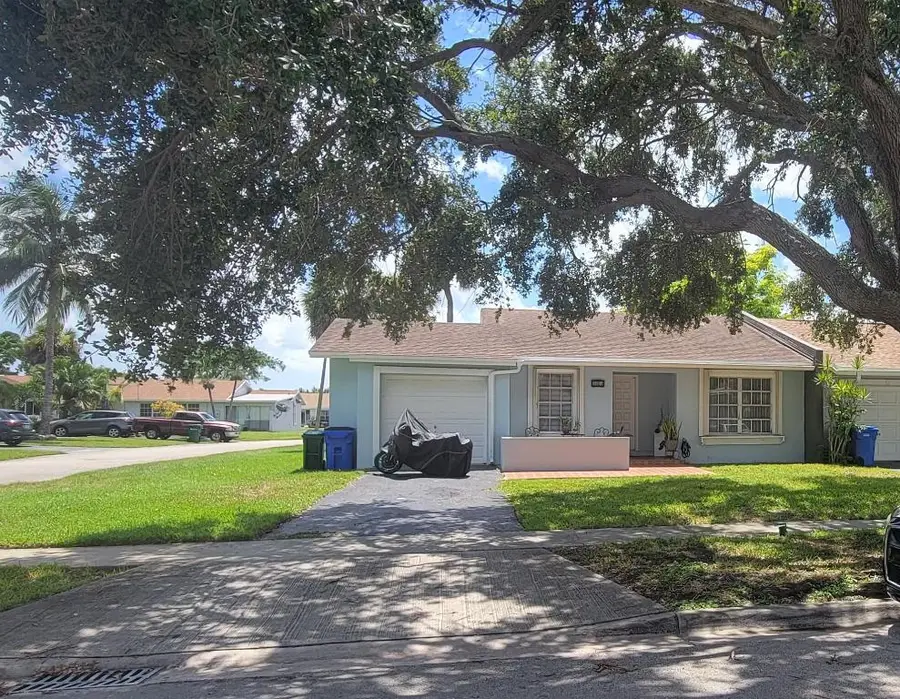 5550 Lakewood Circle #A, Margate, FL 33063 - #2