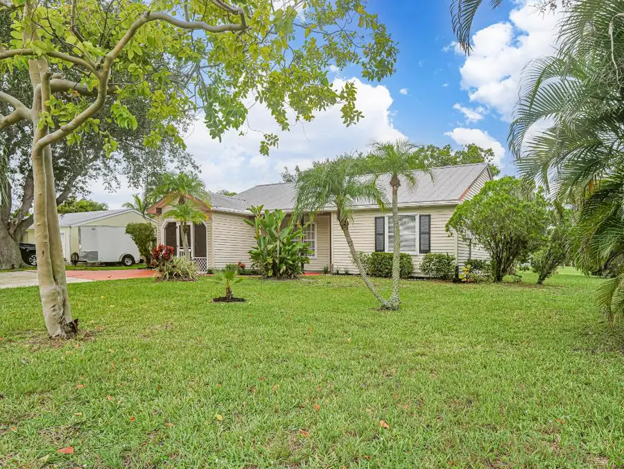 2050 SE West Dunbrooke Circle, Port Saint Lucie, FL 34952 - #3