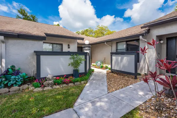 403 Northgate Court, West Palm Beach, FL 33411