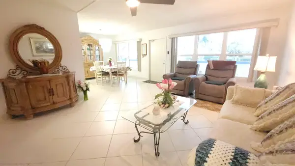 209 Greenbrier A, West Palm Beach, FL 33417