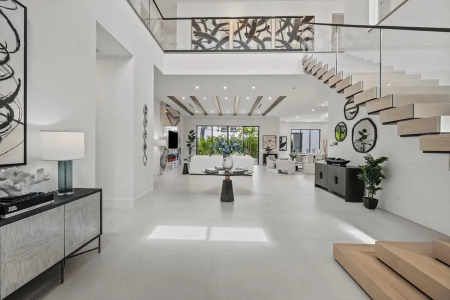 335 NE 5th Street, Boca Raton, FL 33432 - #2