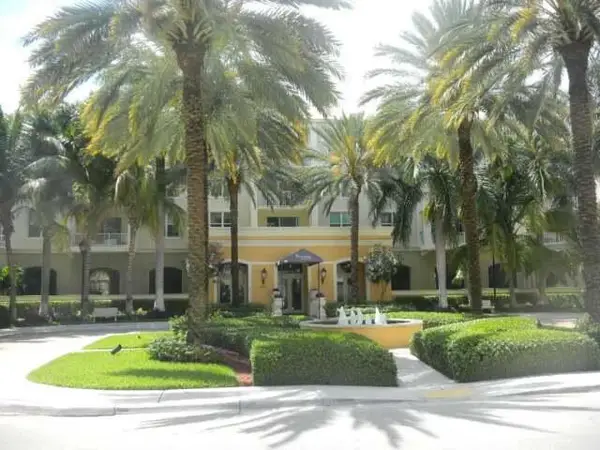 802 W Windward Way #211, Lantana, FL 33462