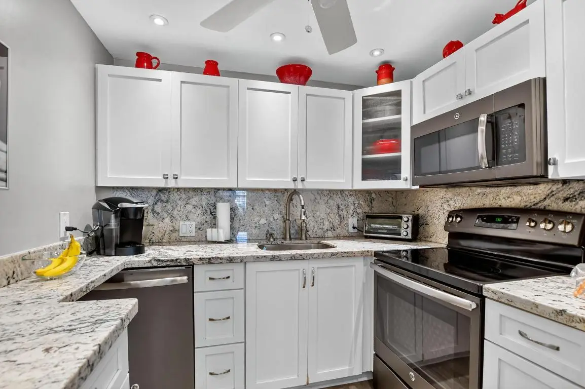 27 Fanshaw A, Boca Raton, FL 33434 - #1