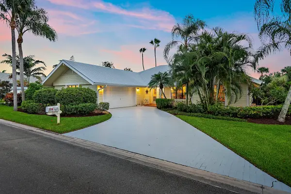 10690 SE Jupiter Narrows Drive, Hobe Sound, FL 33455