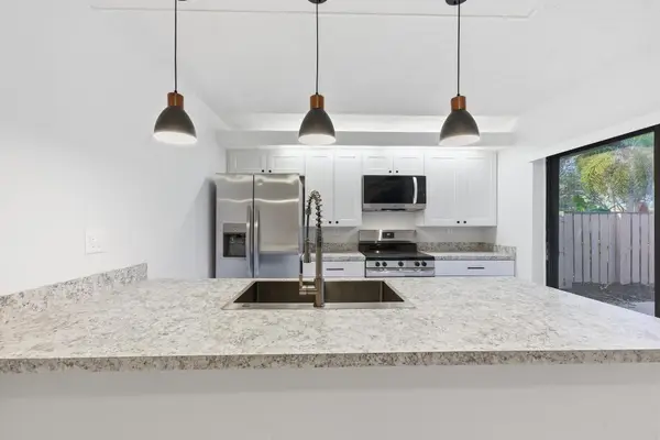 6608 66th Way, West Palm Beach, FL 33409