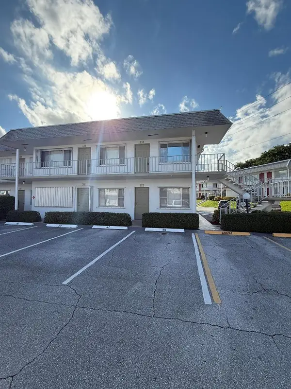 3160 Lake Osborne Drive #112, Lake Worth Beach, FL 33461