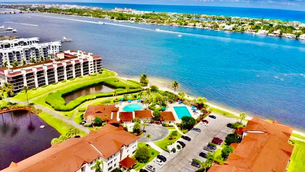 7030 Half Moon Circle #121, Hypoluxo, FL 33462