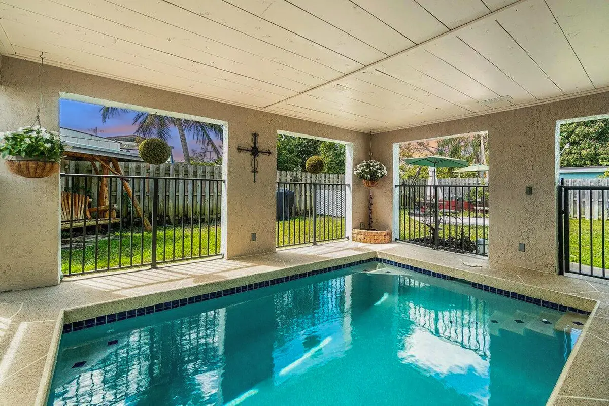 944 Hansen Street, West Palm Beach, FL 33405 - #1