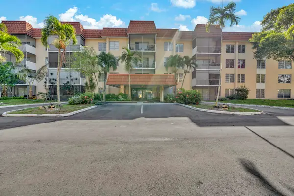 4166 Inverrary Drive #304, Lauderhill, FL 33319