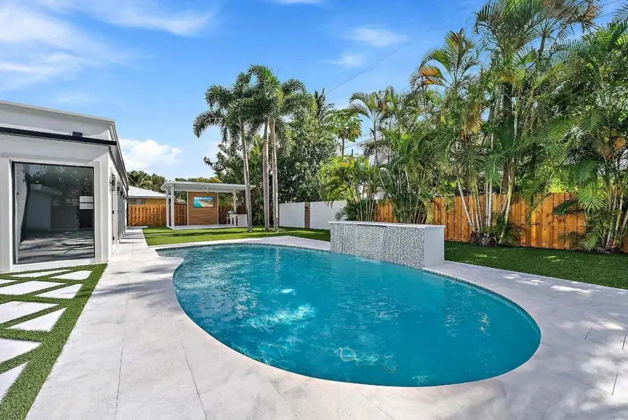 391 W Riverside Drive, Tequesta, FL 33469 - #3