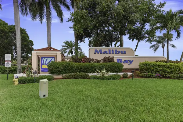 881 NW 208th Drive, Pembroke Pines, FL 33029