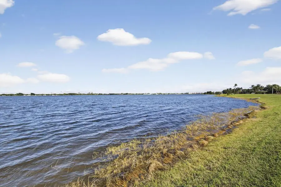 8 Woodbrook Circle, West Palm Beach, FL 33401 - #3