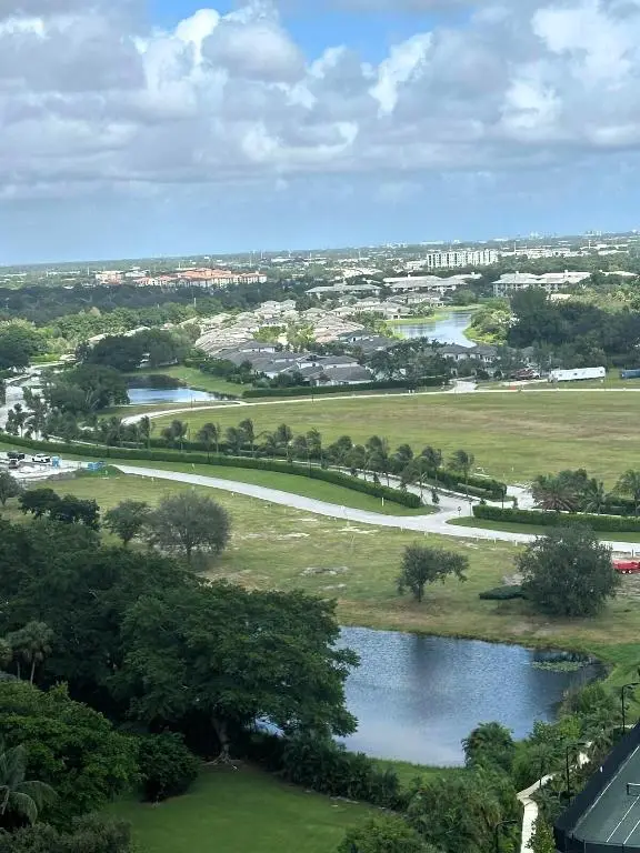 2425 Presidential Way #1703, West Palm Beach, FL 33401